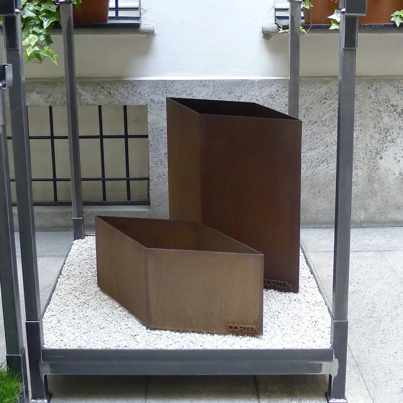 Marco Gaviraghi Calloni 89,2 Portavaso in acciaio corten
