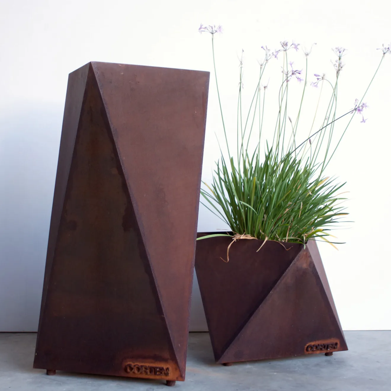 Marco Gaviraghi Calloni 97 Portavaso in acciaio corten