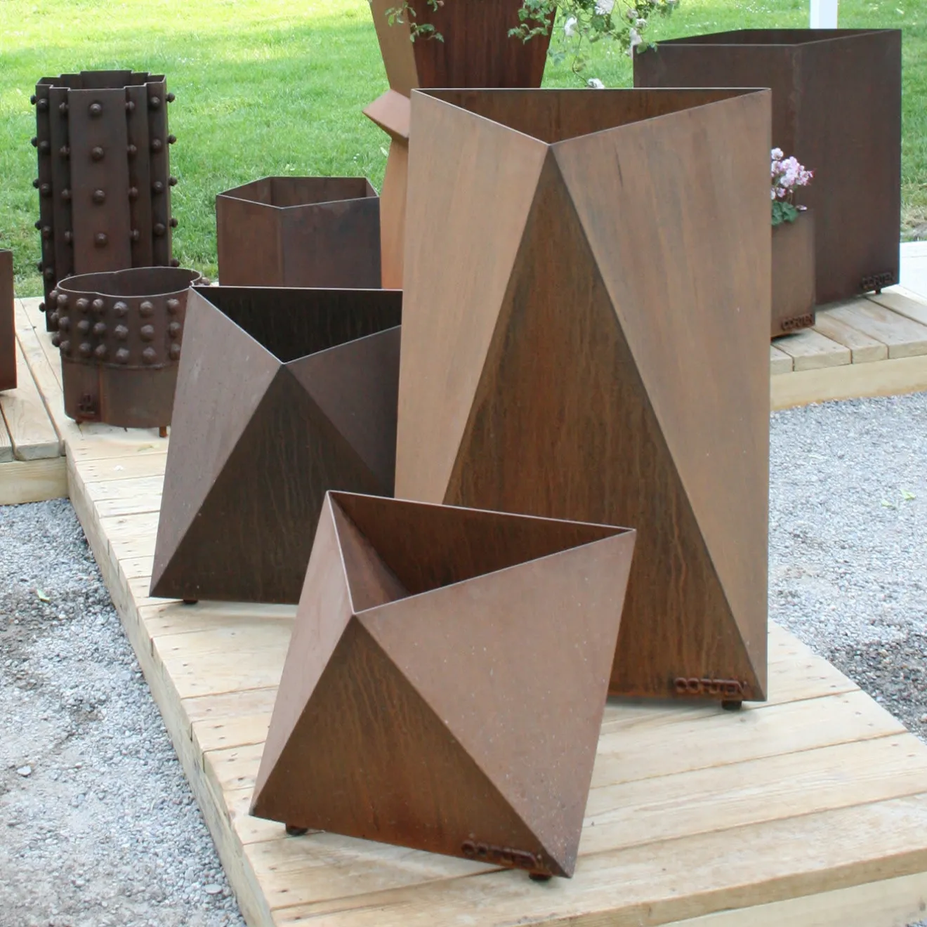 Marco Gaviraghi Calloni 97 Portavaso in acciaio corten