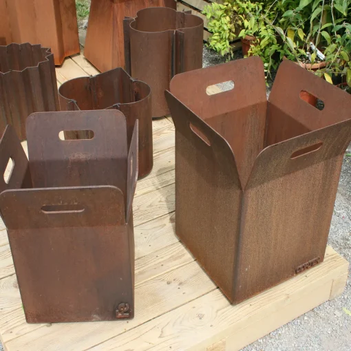 Marco Gaviraghi Calloni 11.2 Portavaso in acciaio corten