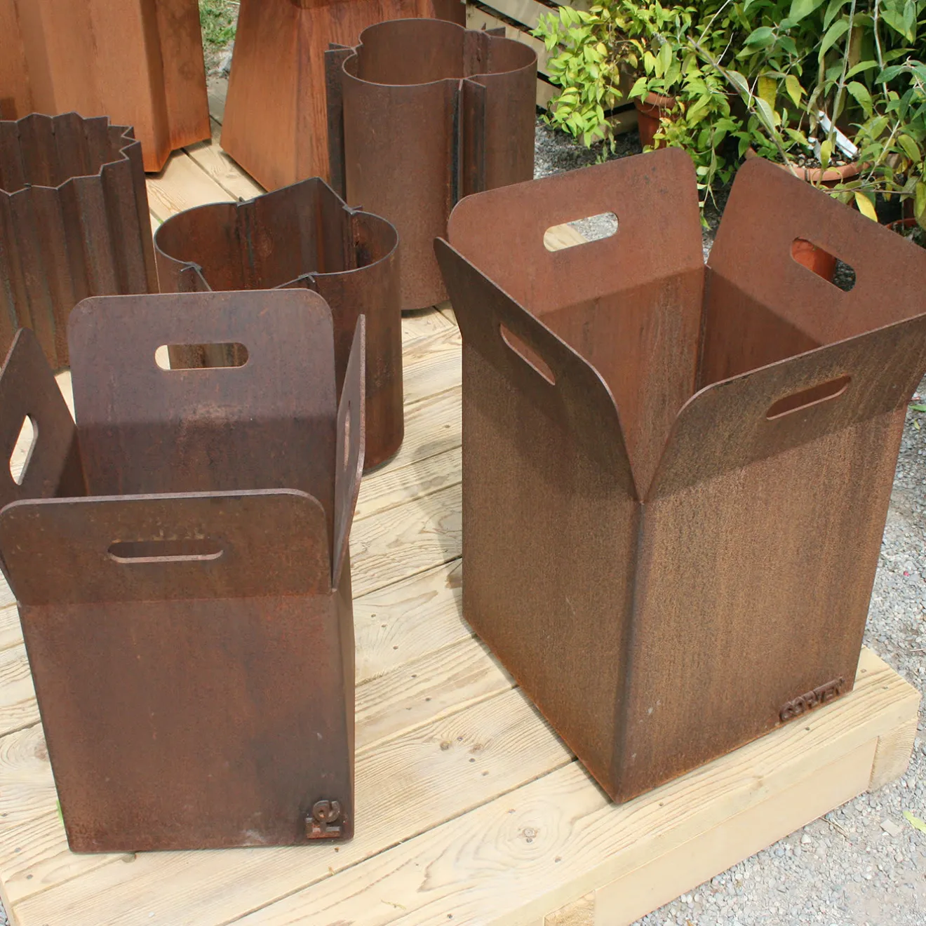 Marco Gaviraghi Calloni 11.2 Portavaso in acciaio corten