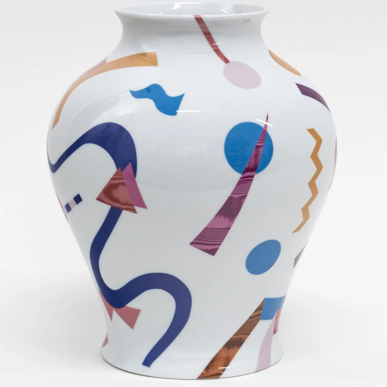 Grand Tour by Vito Nesta Alchimie vaso anfora in porcellana con decoro astratto h32cm