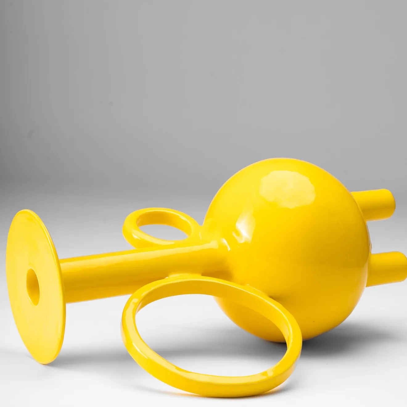 Paolo Santangelo Anfora alta in ceramica gialla Algoritmo