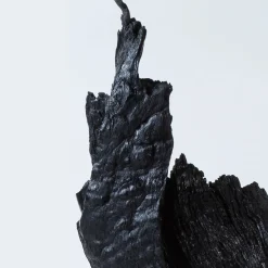 Omnibus Design Armis II Scultura nera