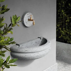 Veltha Outdoor Stone Design Bacino esterno in pietra peperino grigia Rasna