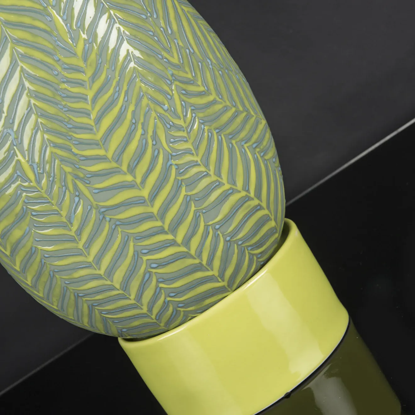 VGnewtrend Bottiglia alta in felce con base in gress