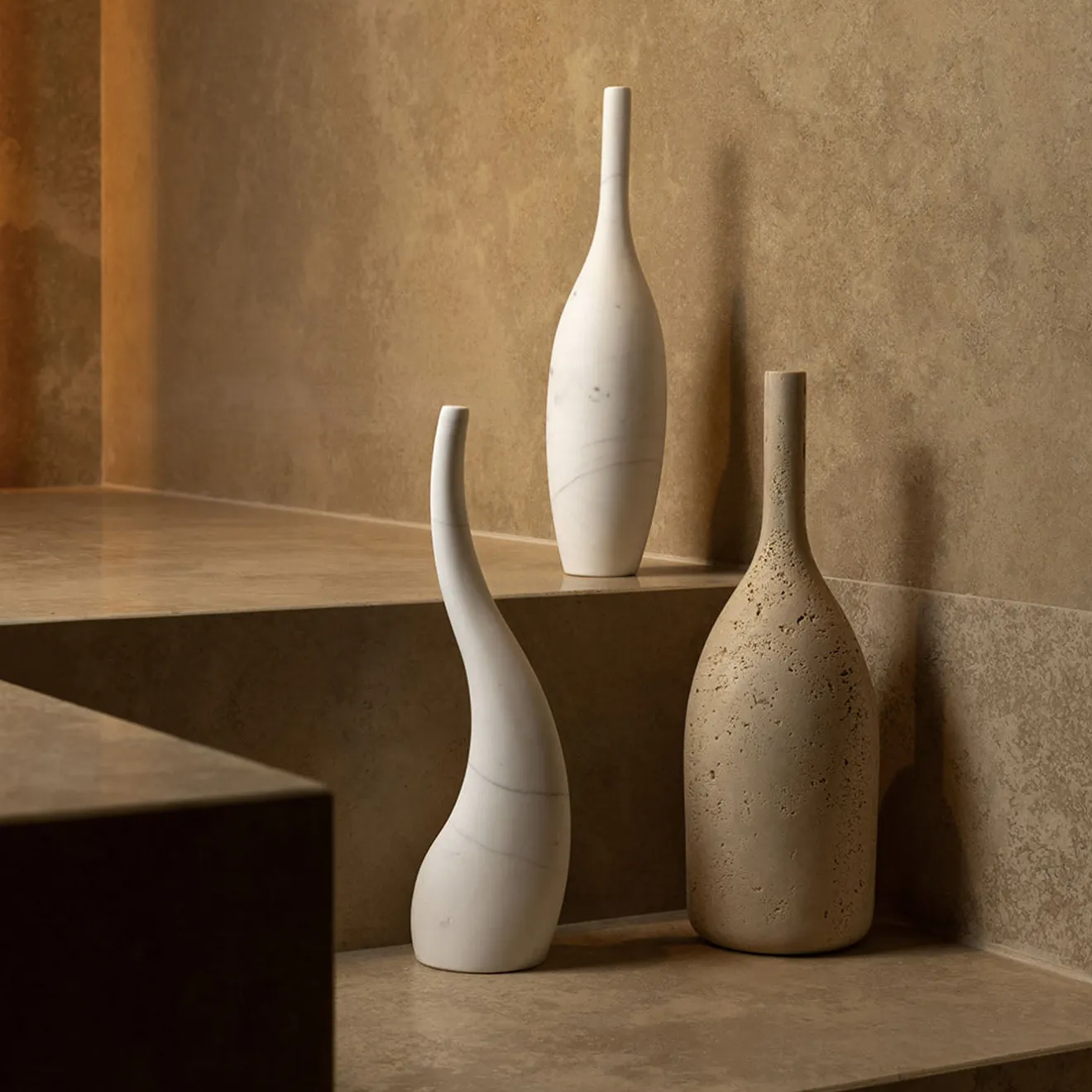 Giovannozzi Marmi Bottiglia Decorativa in Travertino Noce