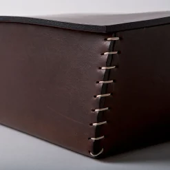 Oscar Maschera Box Tom di Claude Bouchard