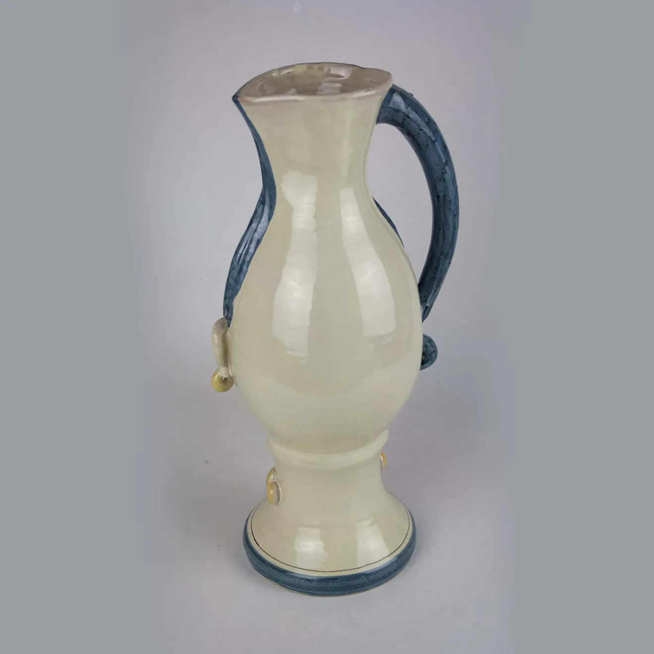 Alessandro Iudici Brocca in ceramica con donna dai capelli blu