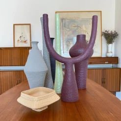 Ceramica Gatti 1928 Candelabro Delta in Ceramica Borgogna Opaco