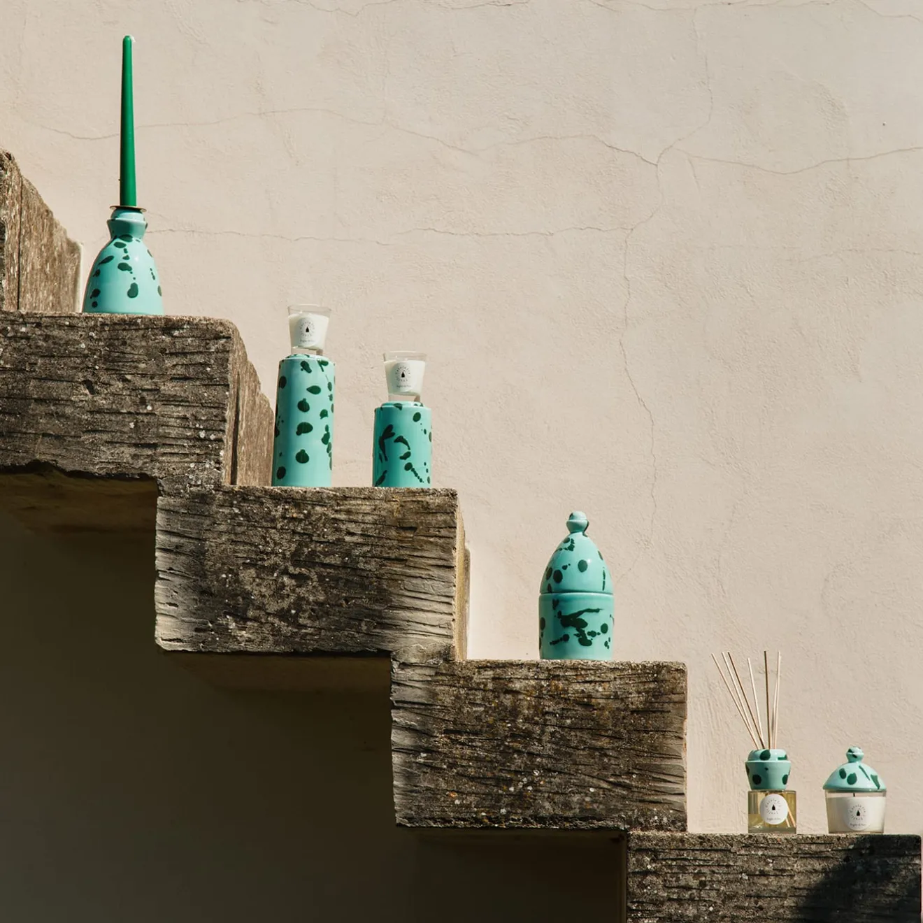 Carola fra i Trulli Candeliere in ceramica verde con 4 candele profumate
