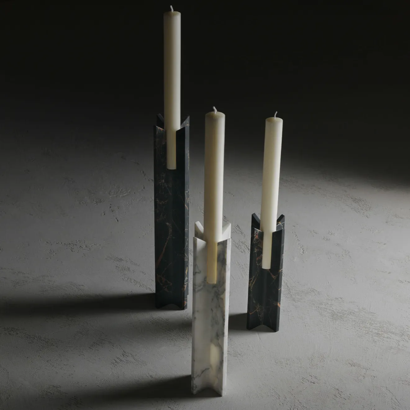 Kreoo Candeliere Trinity L in marmo nero e oro