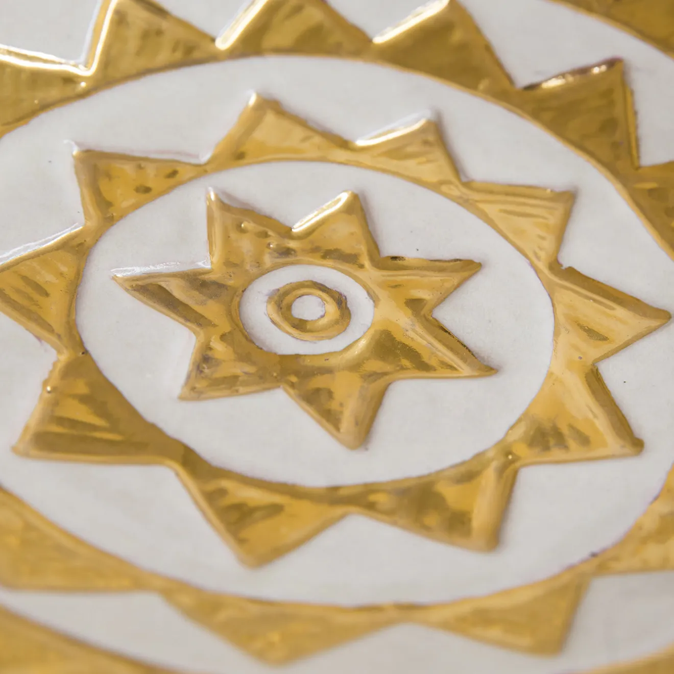 ND Dolfi Centrotavola in maiolica Triangolo