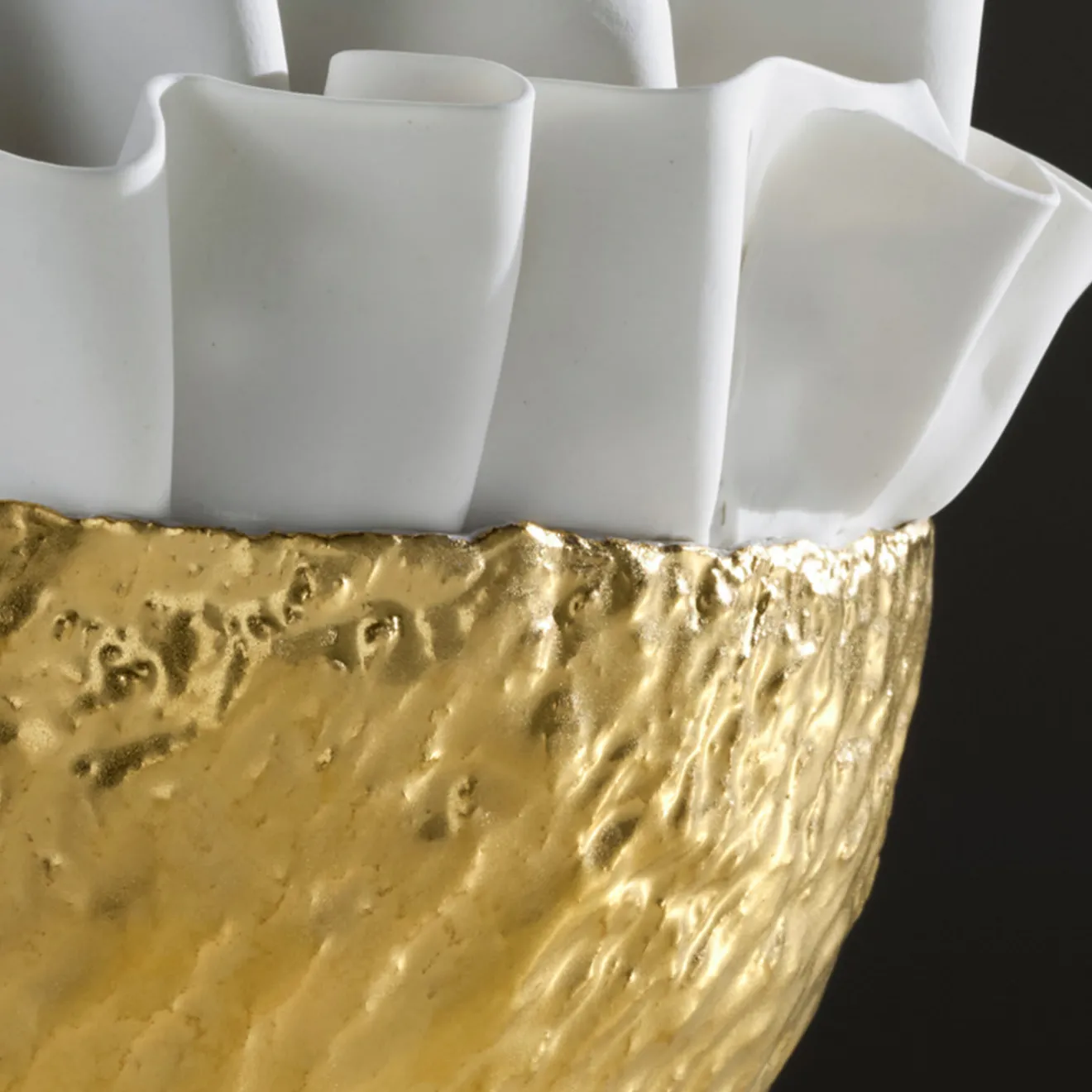 Fos Ceramiche Centrotavola in Porcellana Dorata Posidonia