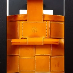 Bottega Conticelli Cestino in pelle con supporto Giallo senape