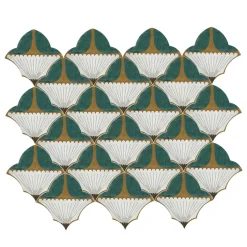Studio Le Nid Composizione di Piastrelle in Ceramica Verde Zafferano con Motivo Floreale
