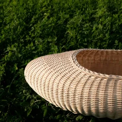 Bottega Intreccio Contenitore Shizè L di Setsu e Shinobu Ito