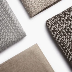 LO Decor Coperta beige con frange in cashmere e seta