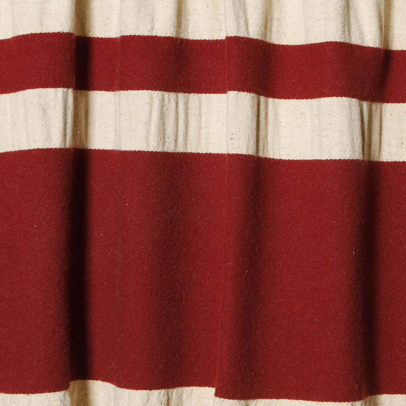 The House of Lyria Coperta Ciconi in lana e lino con frange beige e rosse