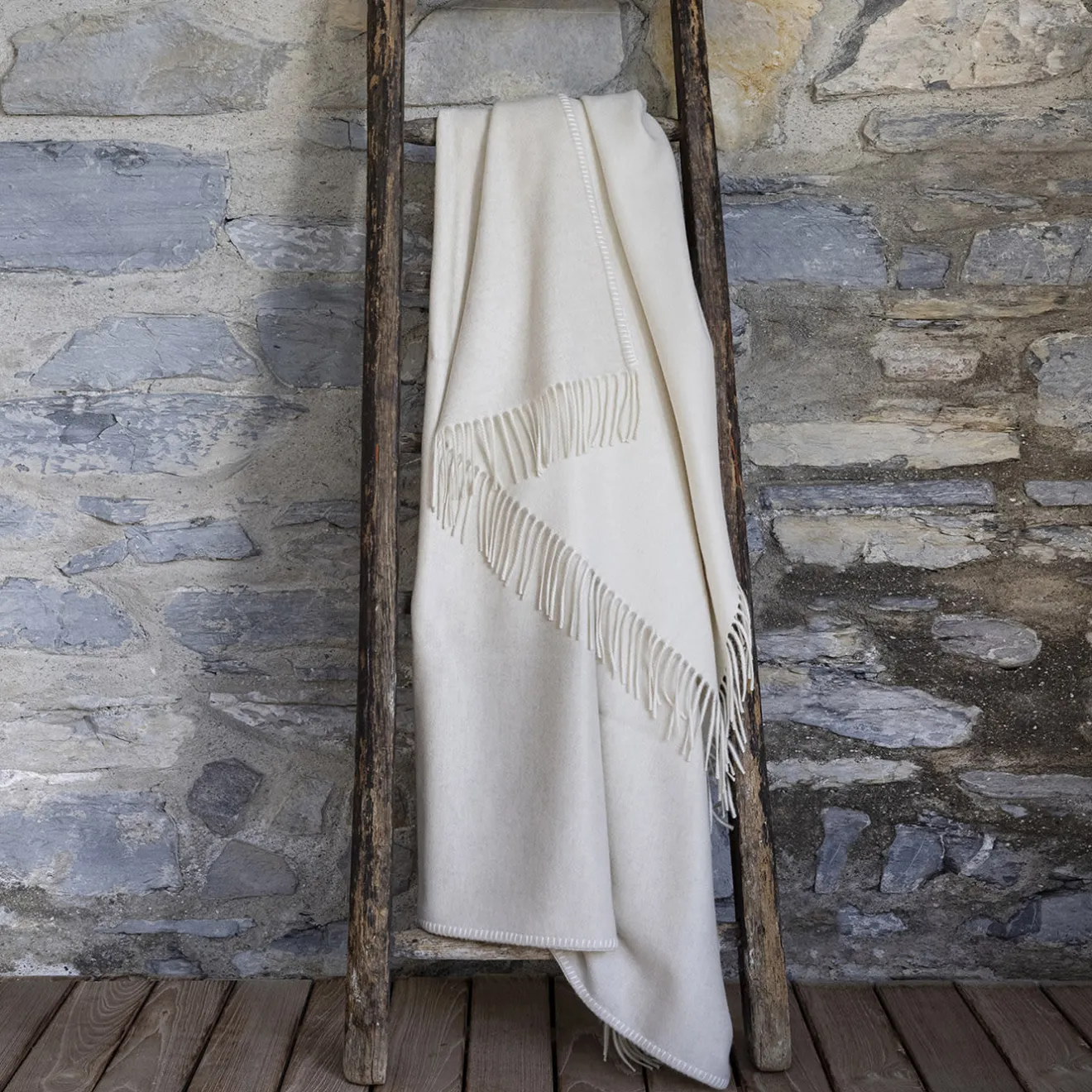 Alonpi Coperta piccola Melrose con frange bianche