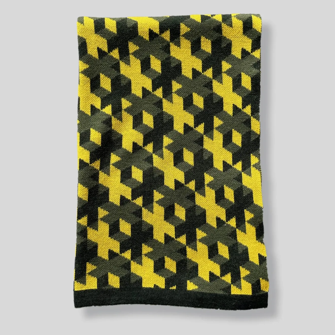 Lanificio Leo Coperta Plaid Lana 01 a motivi gialli e grigi di Giulio Iacchetti