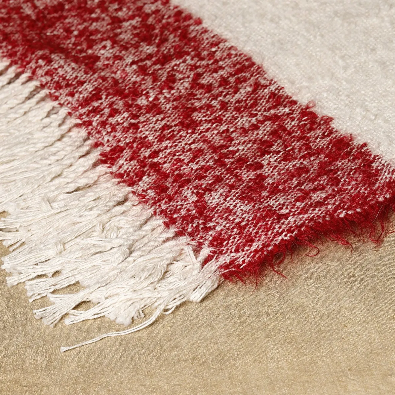 The House of Lyria Coperta Tela con frange in cotone e mohair bicolore