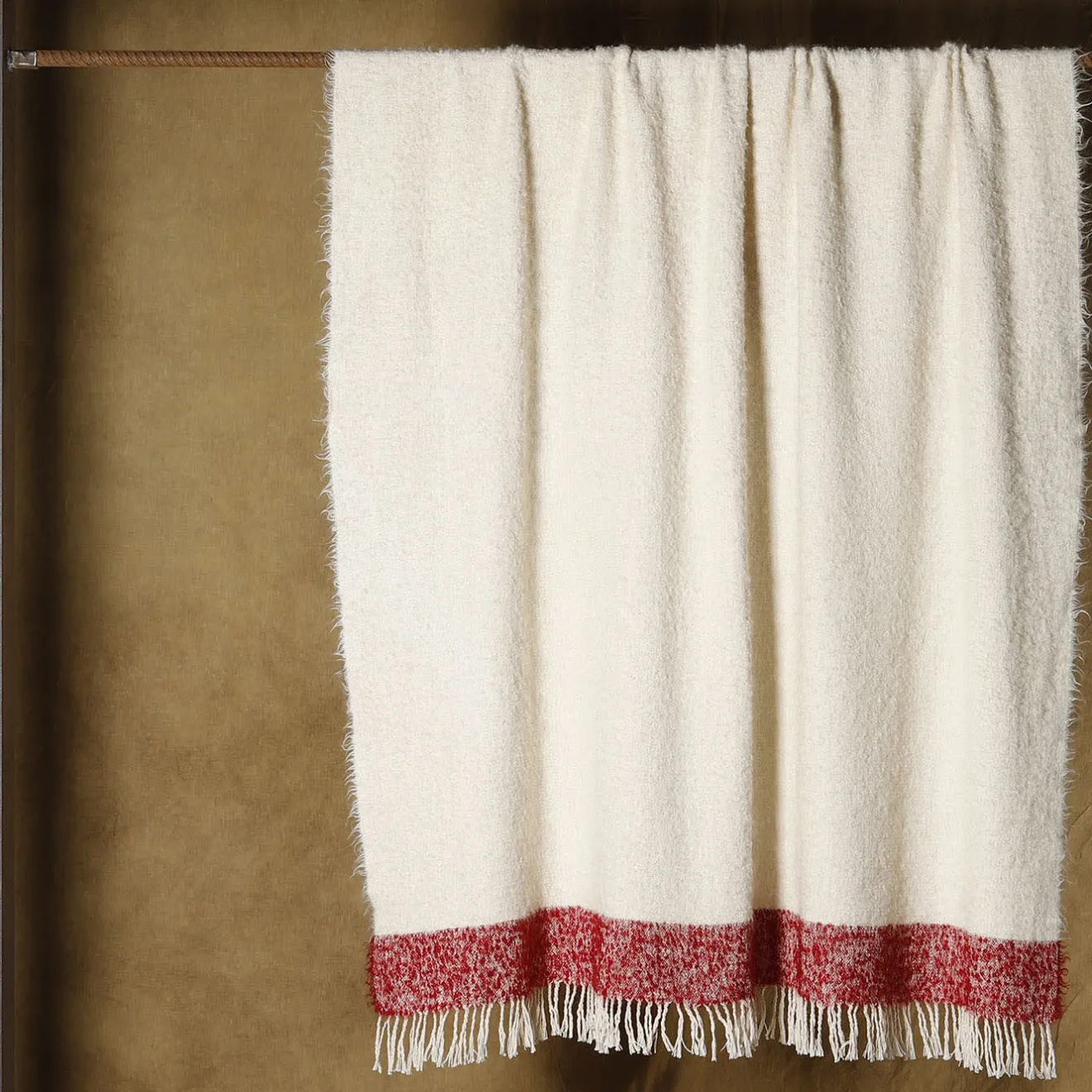 The House of Lyria Coperta Tela con frange in cotone e mohair bicolore