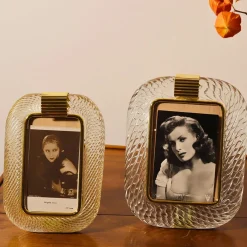 Bottega Veneziana Cornice con Struttura in Ottone Lucido e Vetro a Torciglione Trasparente e Oro