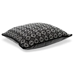 l'Opificio Cuscino Carrè bianco e nero in tessuto jacquard geometrico