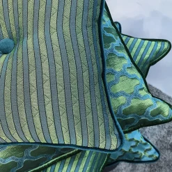 l'Opificio Cuscino Emerald Carré in tessuto jacquard a righe e velluto di seta
