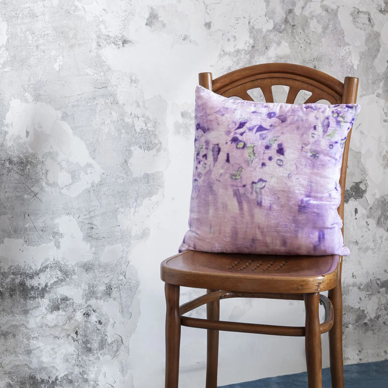 Coralla Maiuri Cuscino imbottito in velluto di seta Dream Amethyst