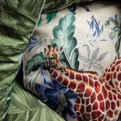 Grand Tour by Vito Nesta Cuscino in lino Animalia con giraffe e fiori blu