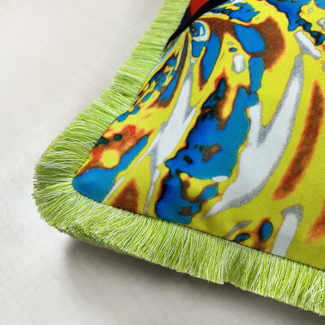 Sergio Villa Cuscino quadrato con frange Crazy Glass di Carlo Rampazzi