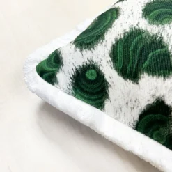 Sergio Villa Cuscino quadrato con frange Spotted Malachite di Carlo Rampazzi