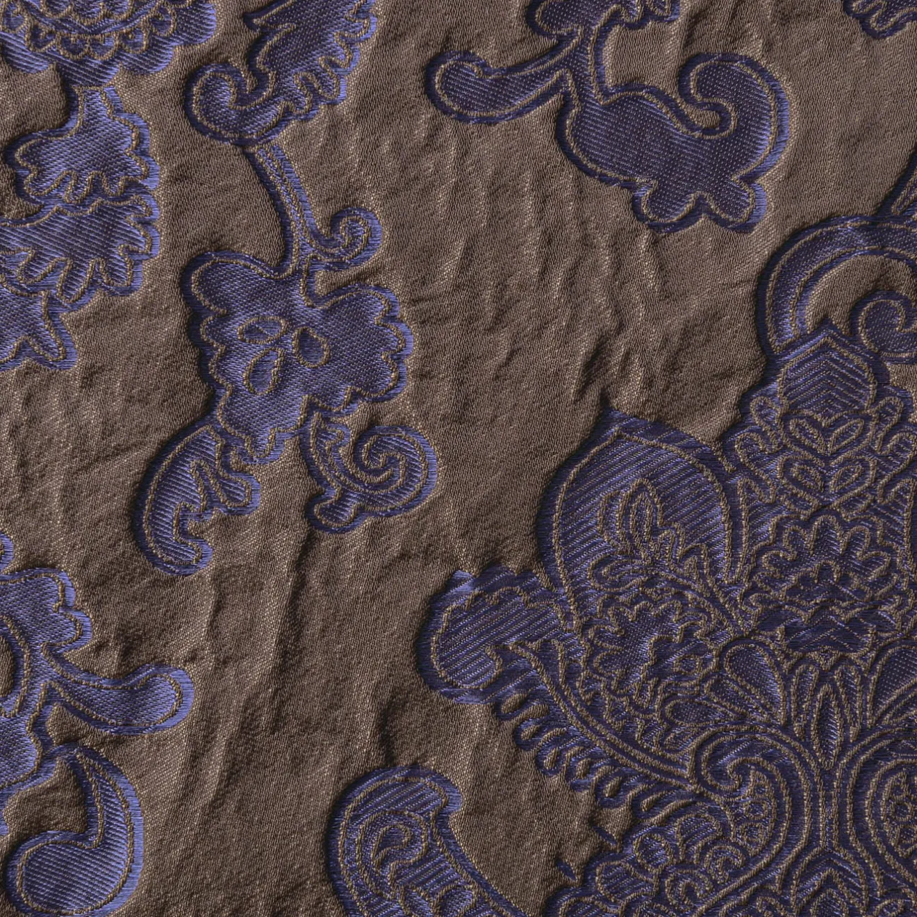 The House of Lyria Cuscino quadrato in flanella floreale viola jacquard