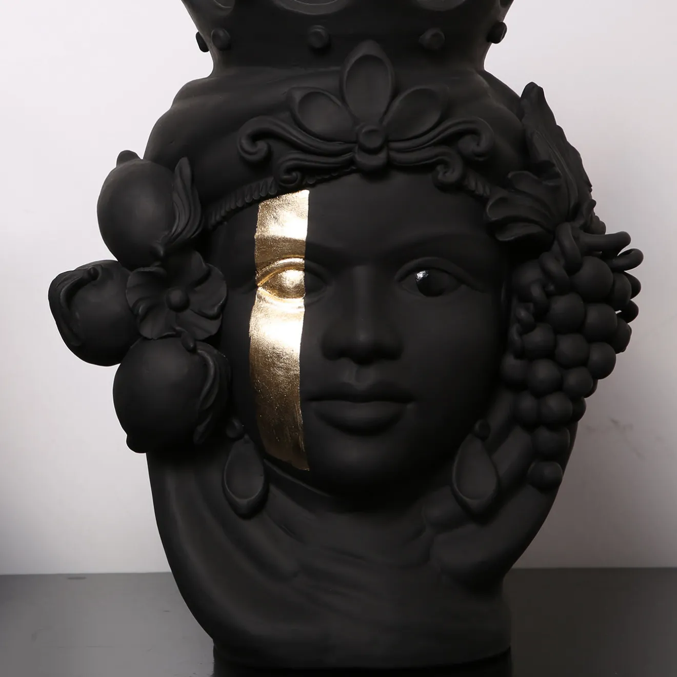 Stefania Boemi Donna Carmela Vaso nero