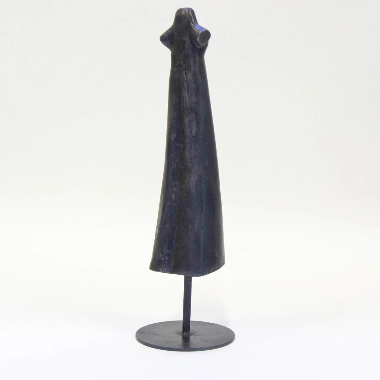 Idee del Fabbro Donna sottile N. 6 Scultura di Lorenzo Quadalti