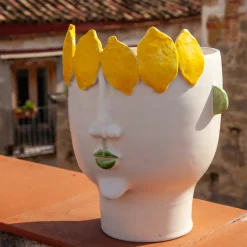 Patrizia Italiano Filomena Venditrice ambulante di limoni Vaso