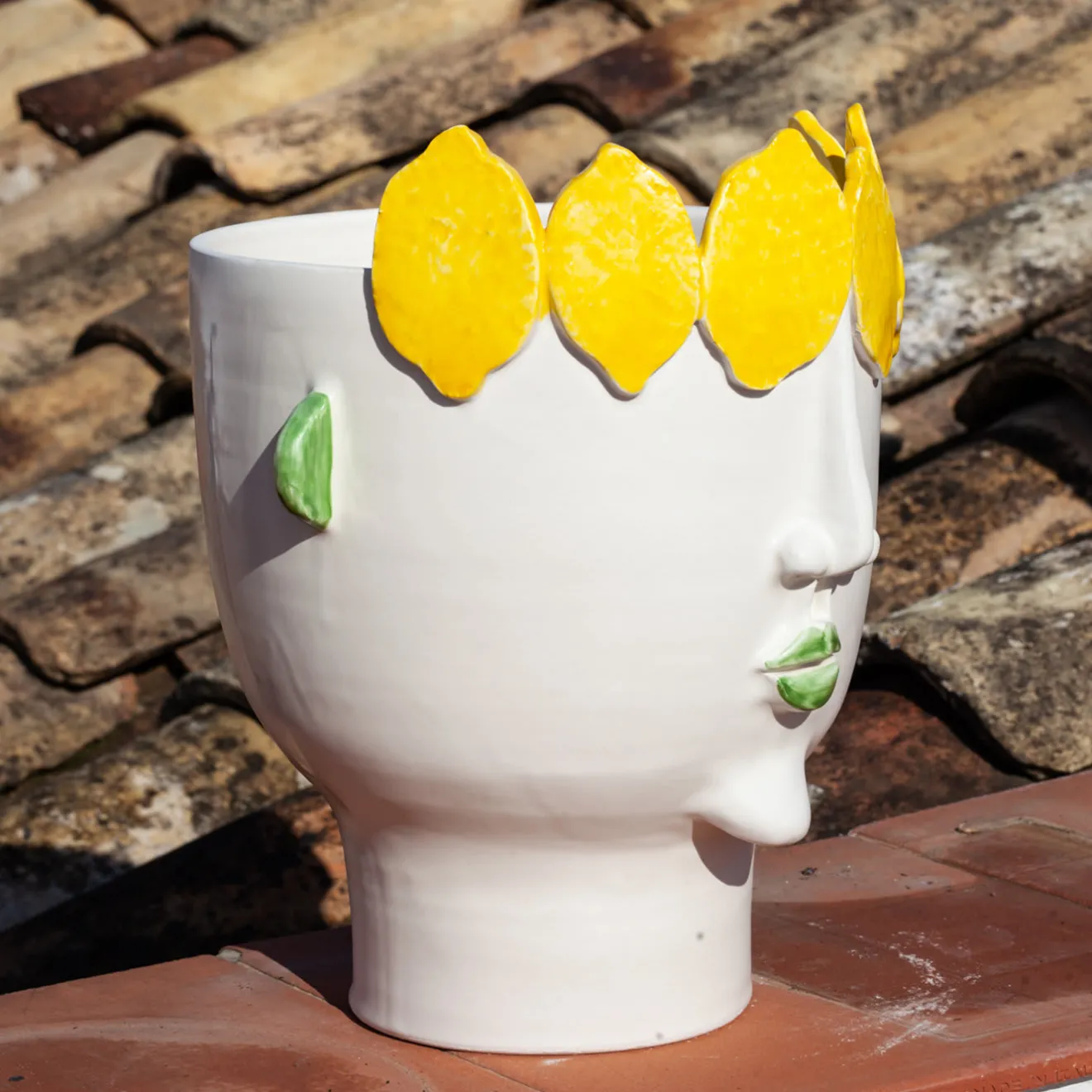 Patrizia Italiano Filomena Venditrice ambulante di limoni Vaso