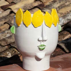Patrizia Italiano Filomena Venditrice ambulante di limoni Vaso