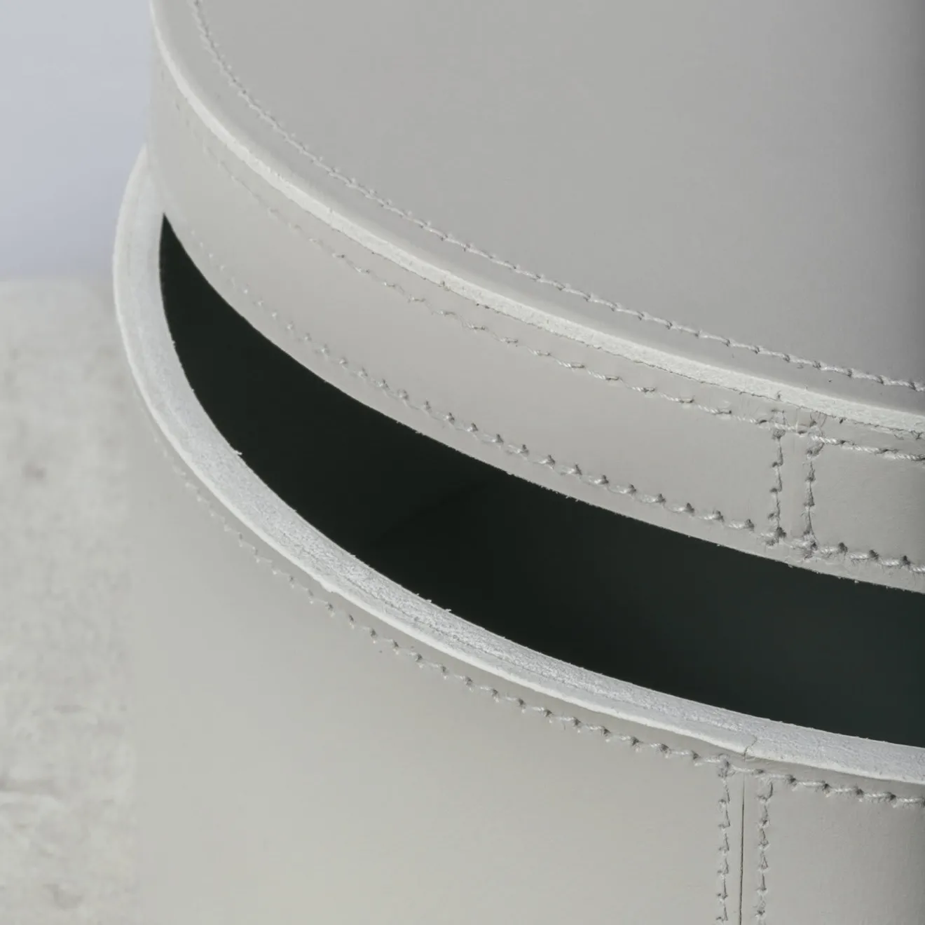 Rabitti 1969 Inverno 85 Scatola rotonda grande in pelle