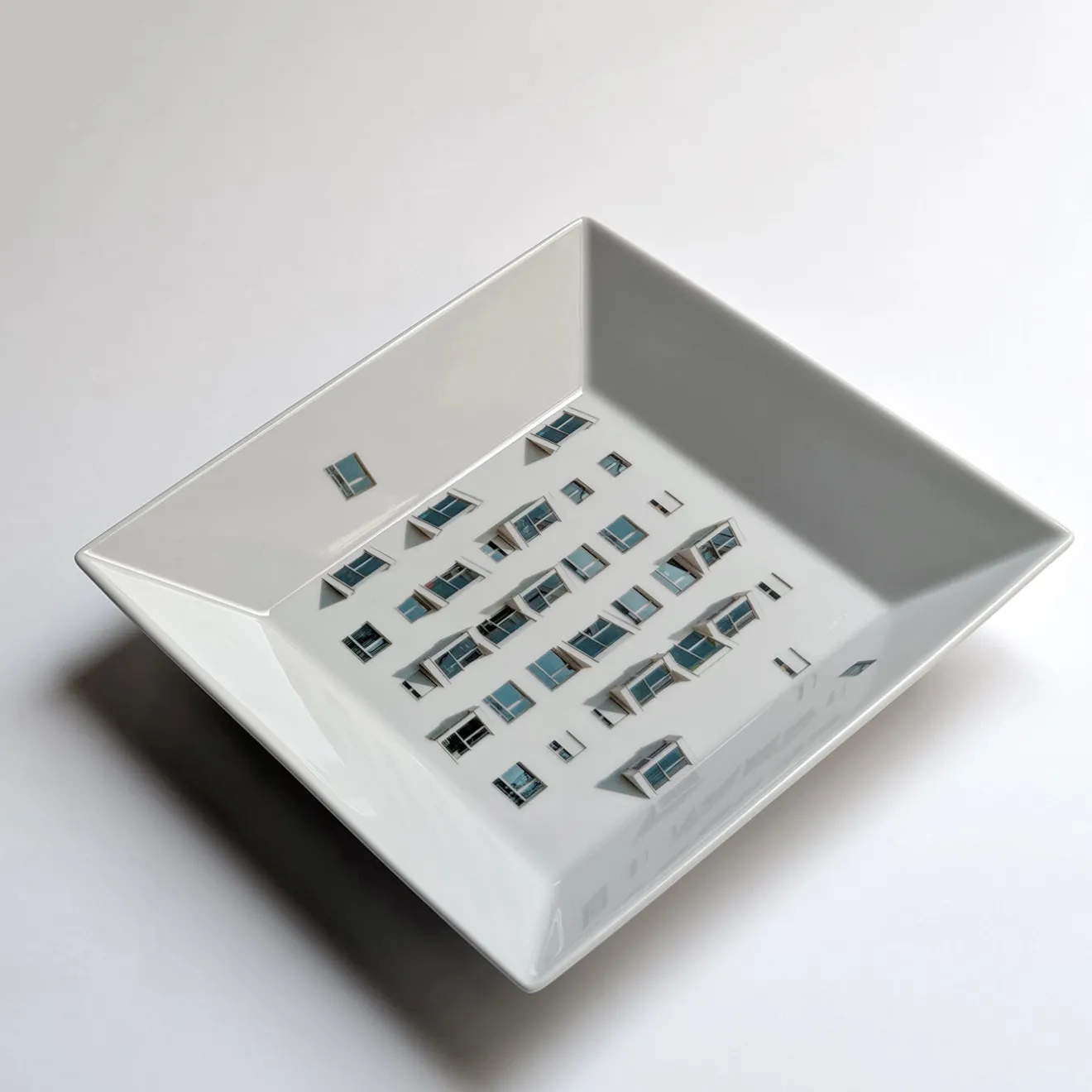 Grand Tour by Vito Nesta La Finestra Sul Cortile Piccolo Videopoche quadrata in porcellana #3