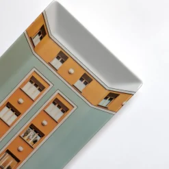 Grand Tour by Vito Nesta La Finestra Sul Cortile Piccola Videopoche rettangolare in porcellana #2