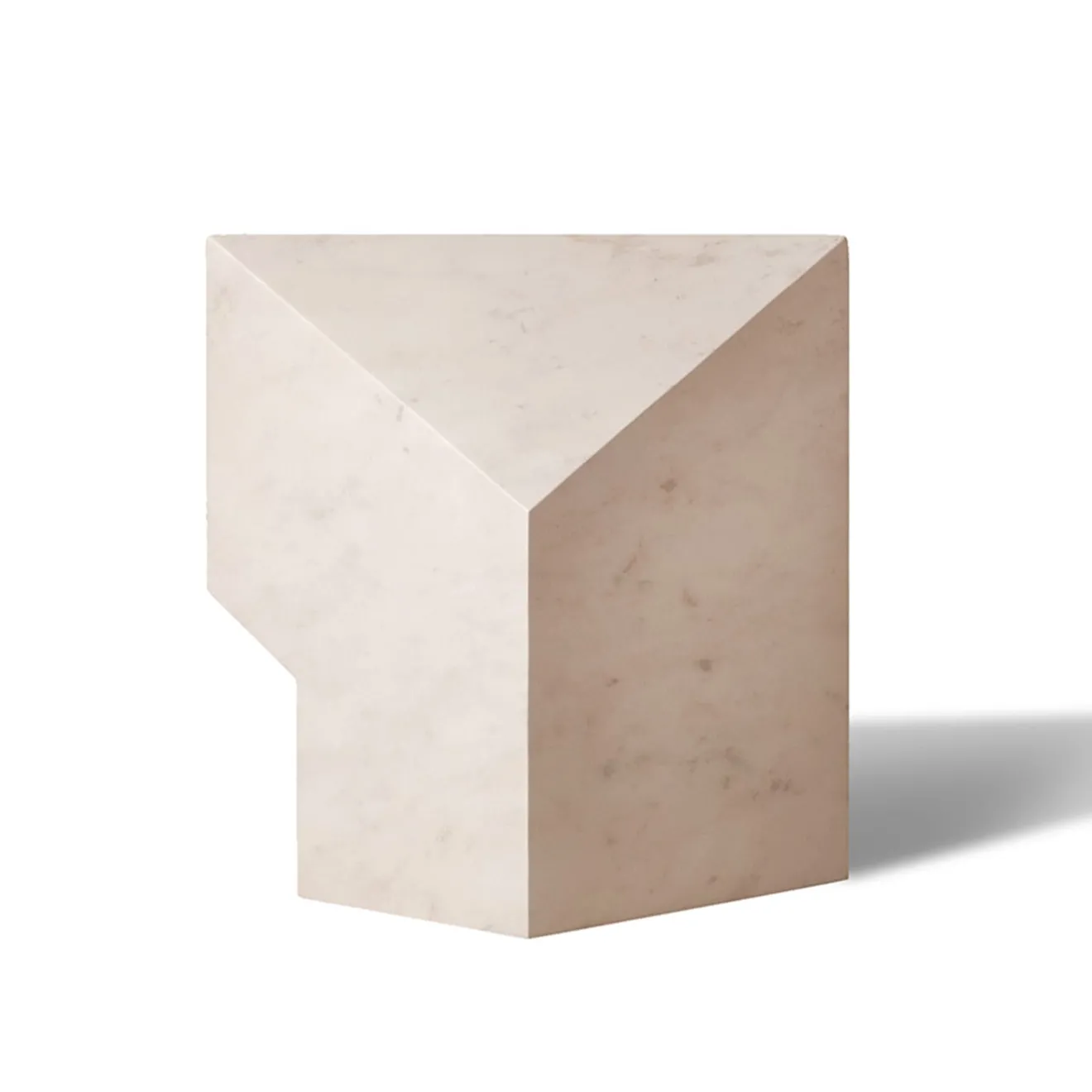 Salvatori La scultura in travertino Petra di Patricia Urquiol di Village-Kore