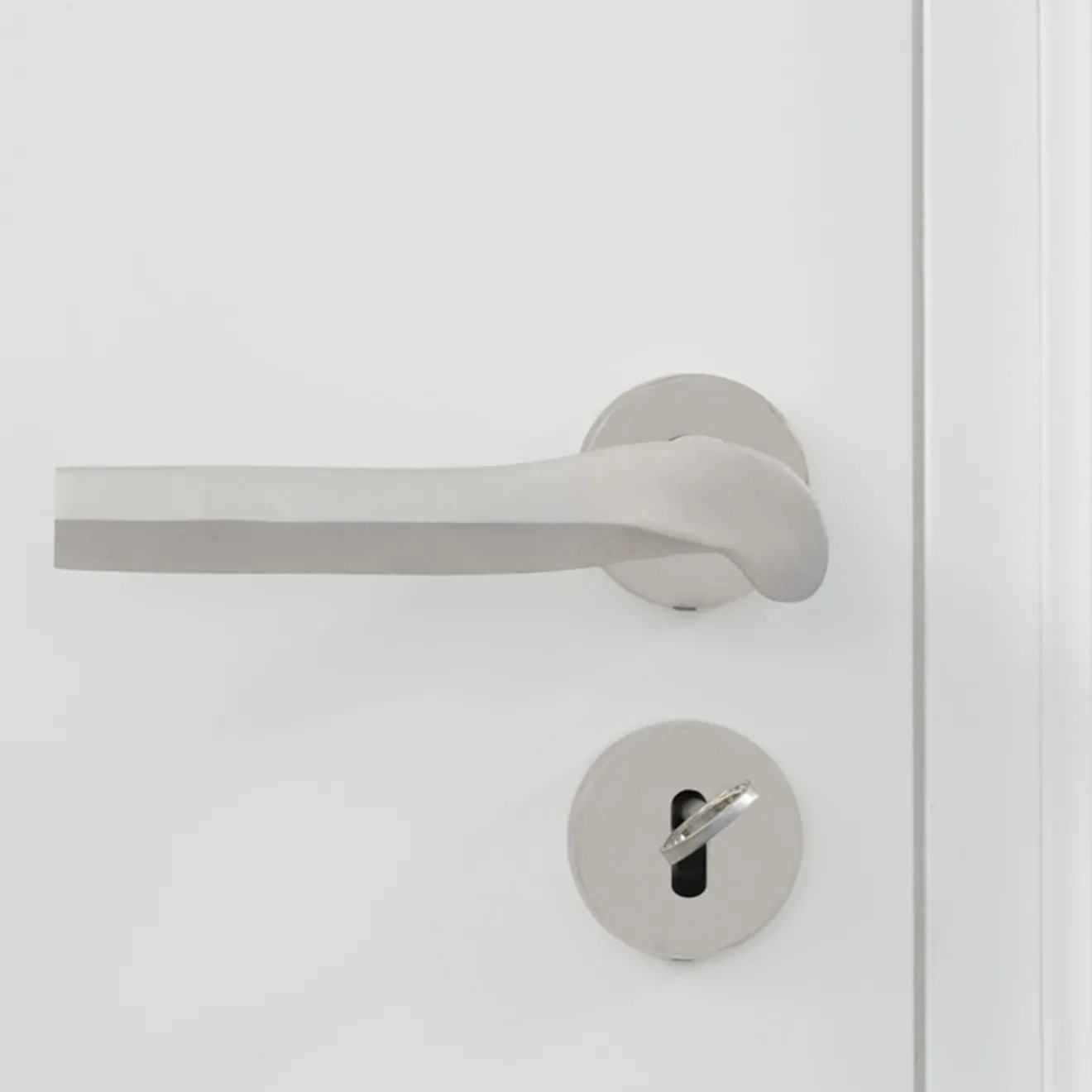NIVA Design Maniglia per porta Prisma Satin di Nicole Valenti
