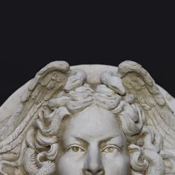 Galleria Romanelli Medusa a basso rilievo di Romanelli
