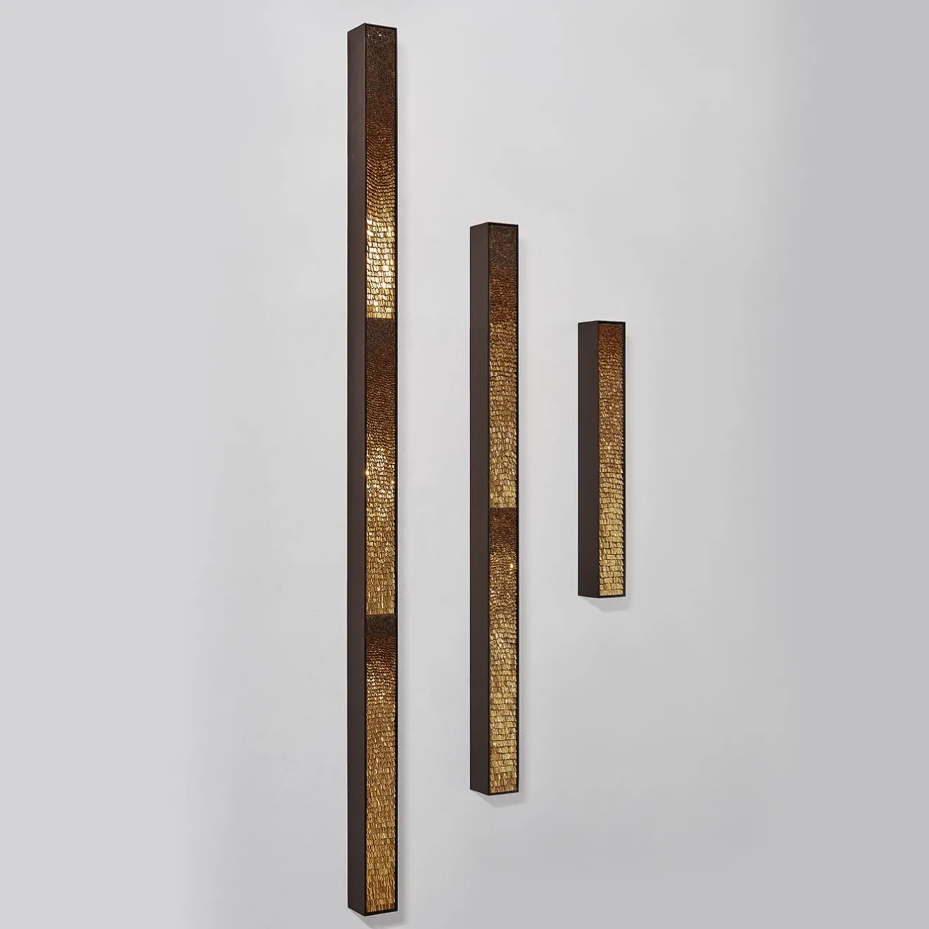 CaCO3 Studio Movimento N221 N222 N223 Set Di 3 Pannelli Decorativi In Vetro Oro