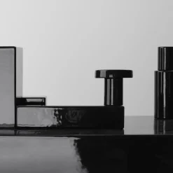Mutina Paesaggi Scultura rettangolare nera di Nathalie Du Pasquier