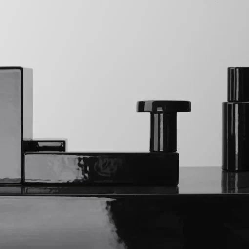 Mutina Paesaggi Scultura rettangolare nera di Nathalie Du Pasquier