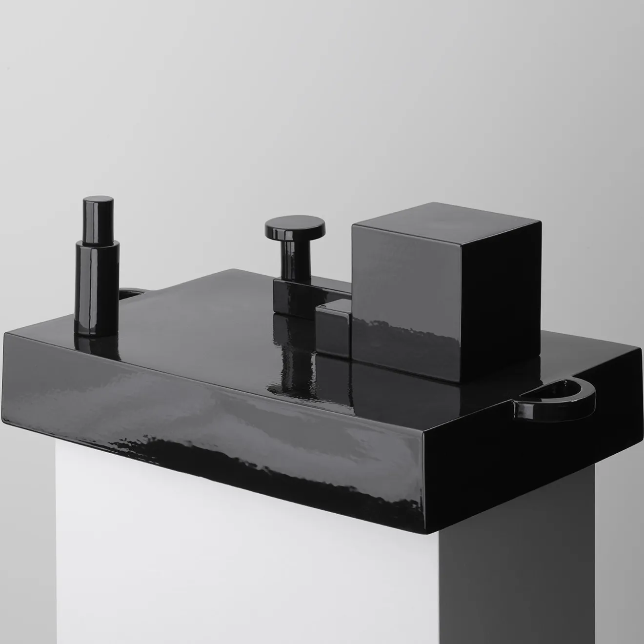Mutina Paesaggi Scultura rettangolare nera di Nathalie Du Pasquier